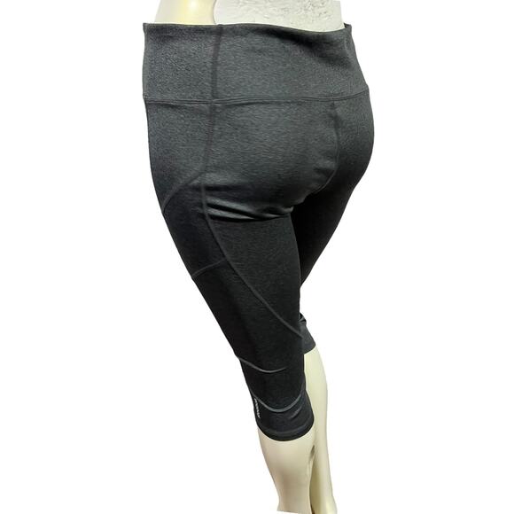 Grey Reebok Capri Leggings, Size Medium, Excellent Condition - Picture 11 of 16